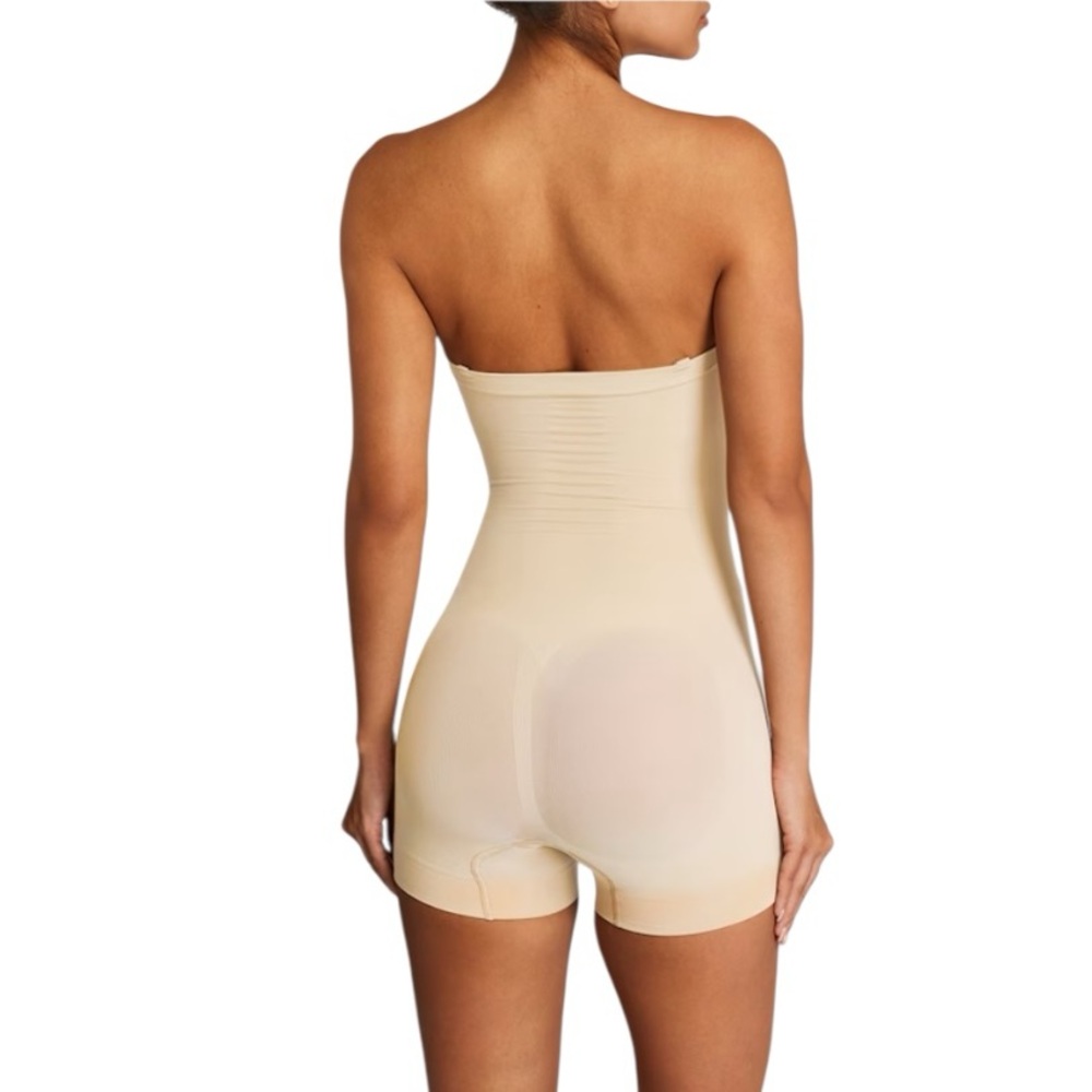 SKIMS Nude Seamless Sculpt Strapless Shortie Bodysuit! Retail $80. - Picture 3 of 7